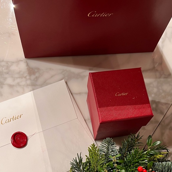 Authentic Cartier 6.5 oz scented candle with a Christmas motive. New. - Picture 2 of 11